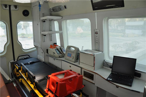 娄底救护车内部